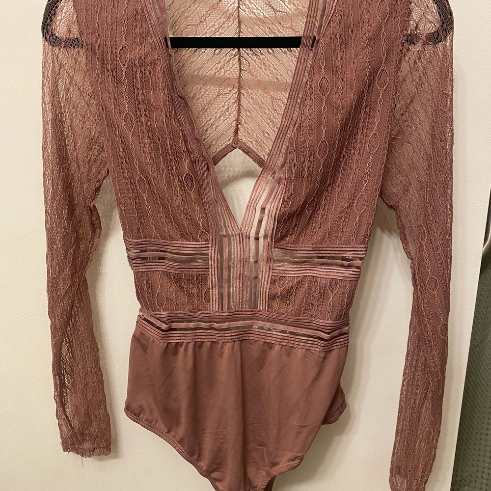 Lulu's Lace V-Neck Bodysuit - Mauve